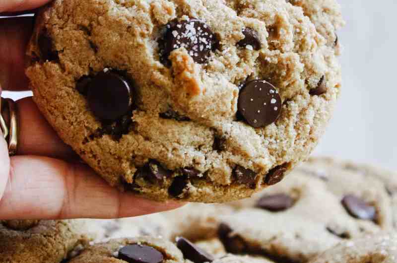 Bakery-Style Spelt Chocolate Chip Cookies